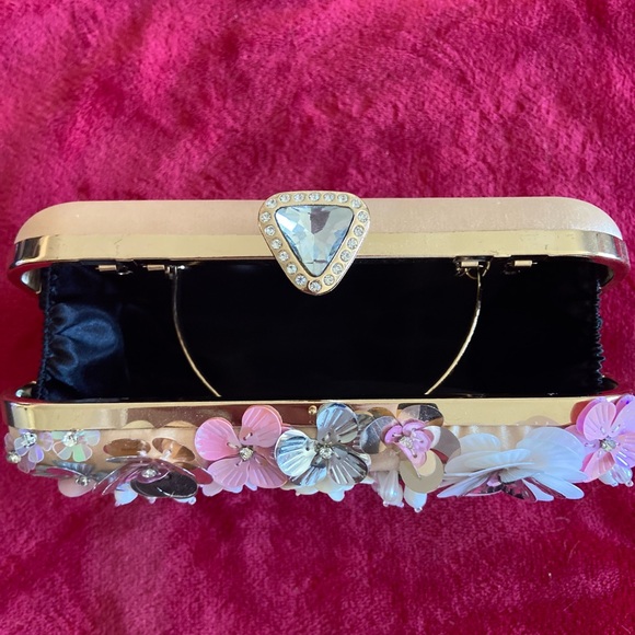 Floral Embellished Clutch - Picture 3 of 6